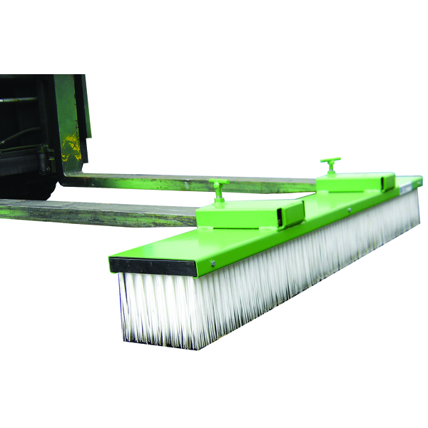 Push broom for forklift trucks